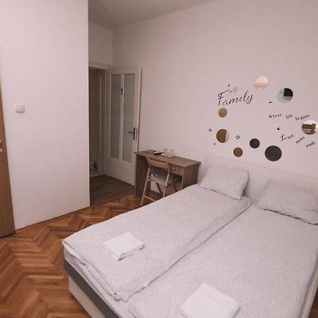 De Lux Apartment & Rooms Emilia Banja Luka Exterior foto
